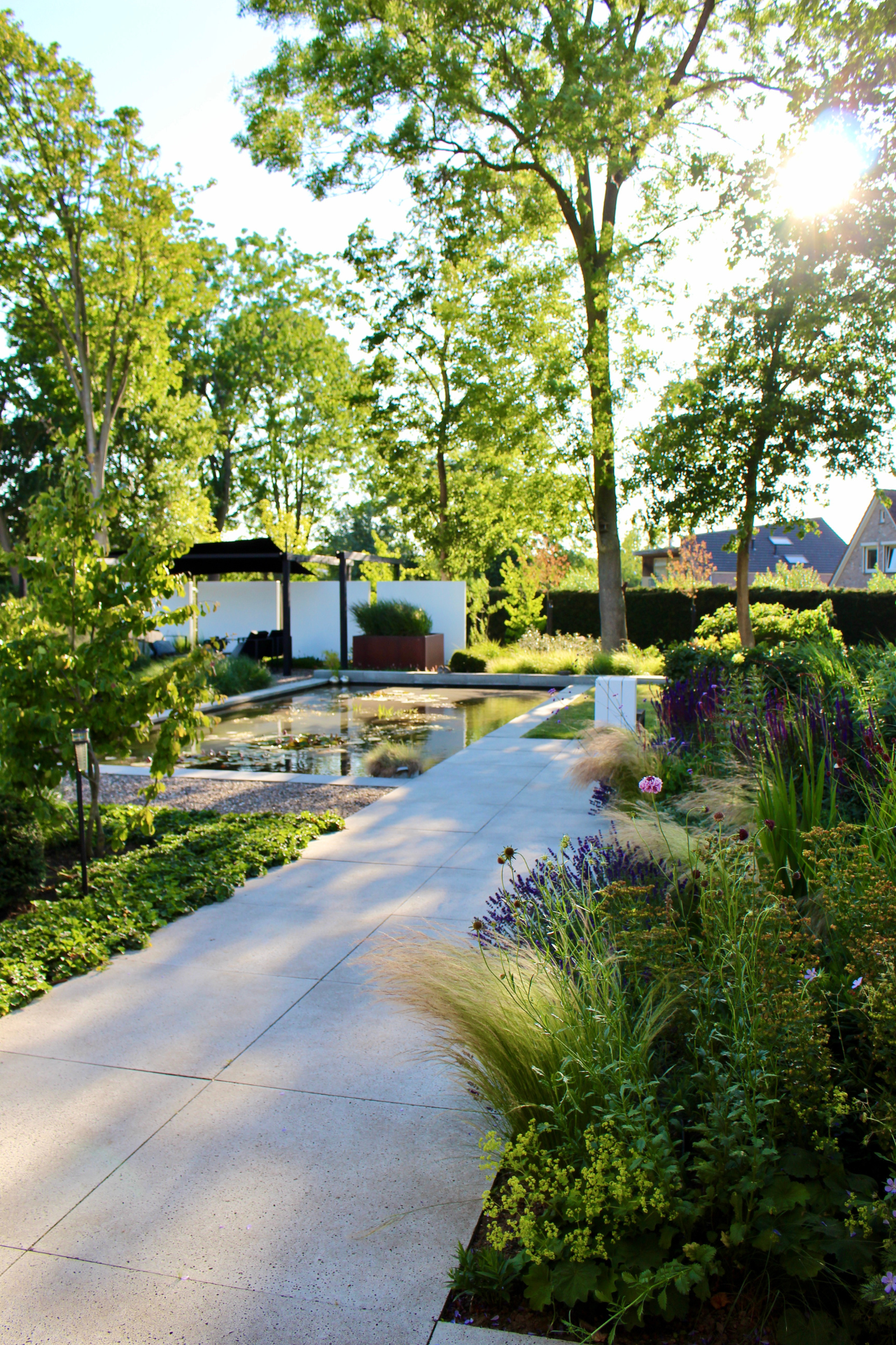 Paardekooper_staand_26 Aanleg van een tuin door hoveniersbedrijf Paardekooper in Kloetinge
